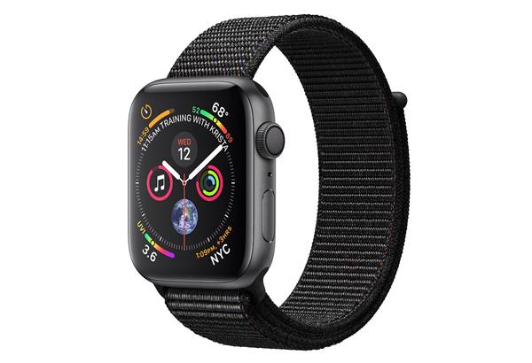 Watch series 4 GPS 40 mm Space Gray Aluminum Case with Black Sport Loop